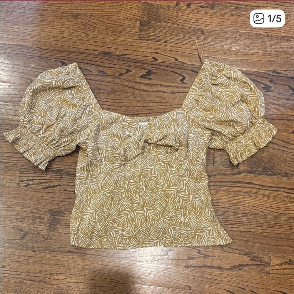 Nine West Tan Leaf Print Puff Sleeve Blouse